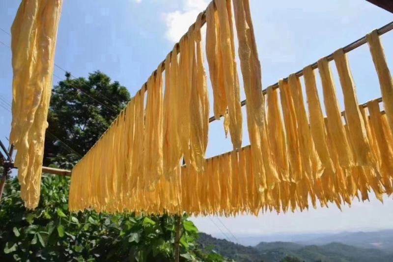 贝墩农家黄豆腐竹精选优质黄豆，柴火手工制作，量大价格优惠