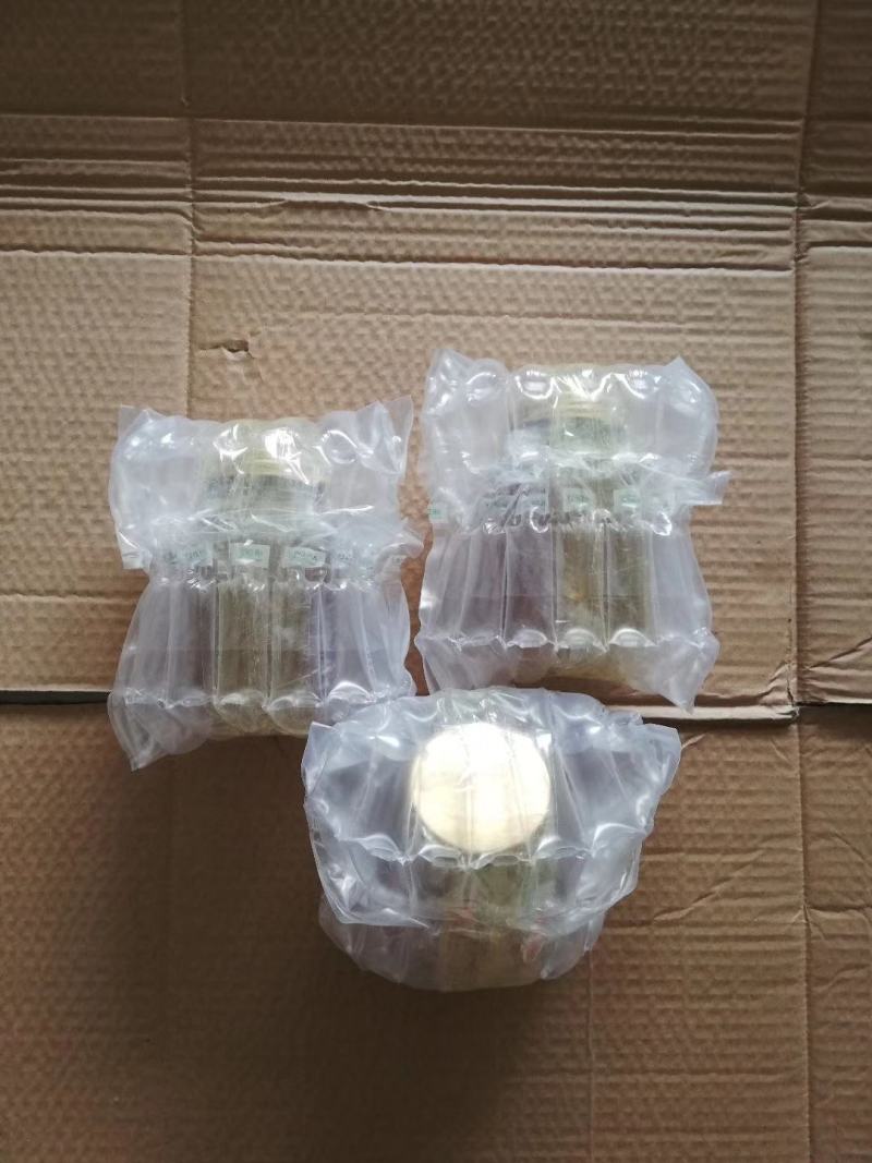 山里的土蜂蜜一年只割一次，产地直发，上百种花酿制而成