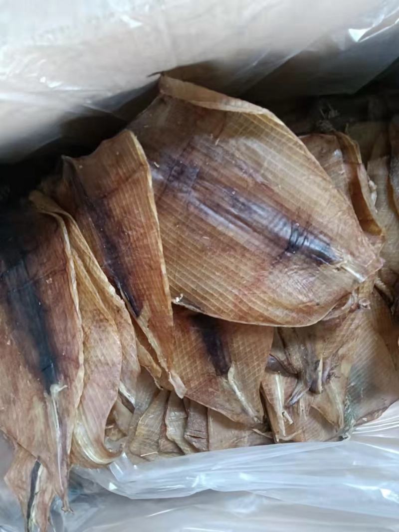 北海三号鱿鱼干，生吃烧烤都可以，价格美丽。