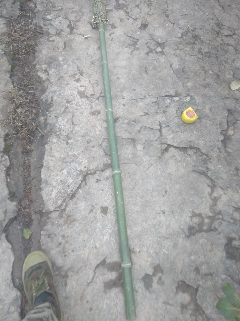 厂家直供大竹柄扫把，揉软耐磨，耐用，长期供应，欢迎惠顾