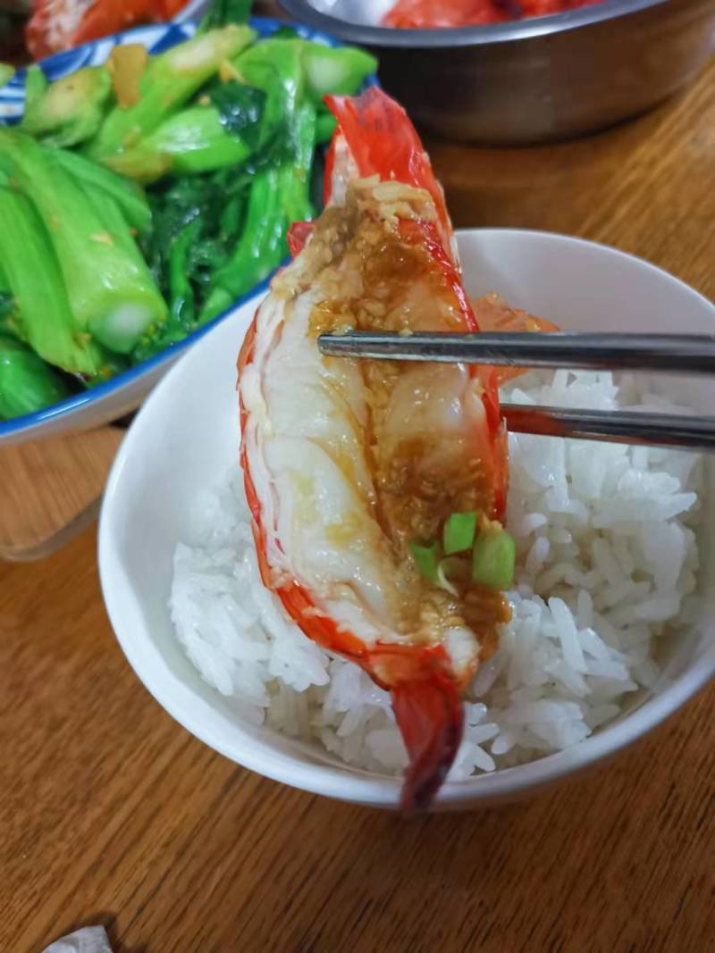 鲜活草虾，黑虎虾，桂虾