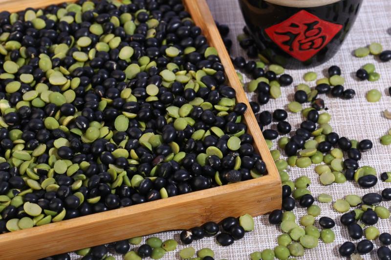 黑豆瓣青仁黑豆瓣绿芯黑豆瓣现货批发袋装50斤