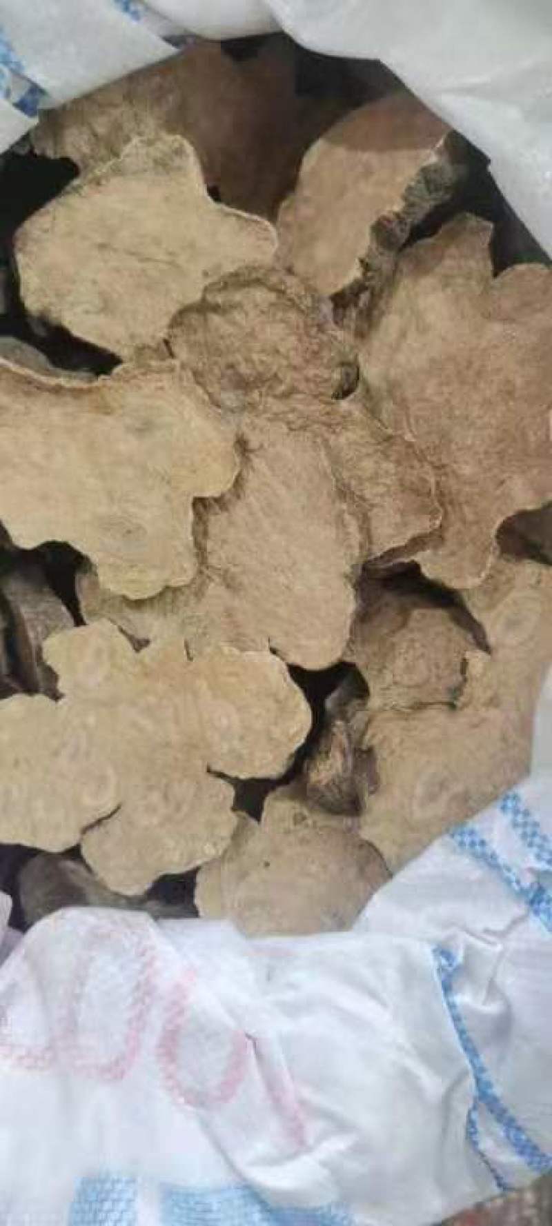 何首乌，制首乌，首乌丁，首乌片，首乌下脚料，中药材批发
