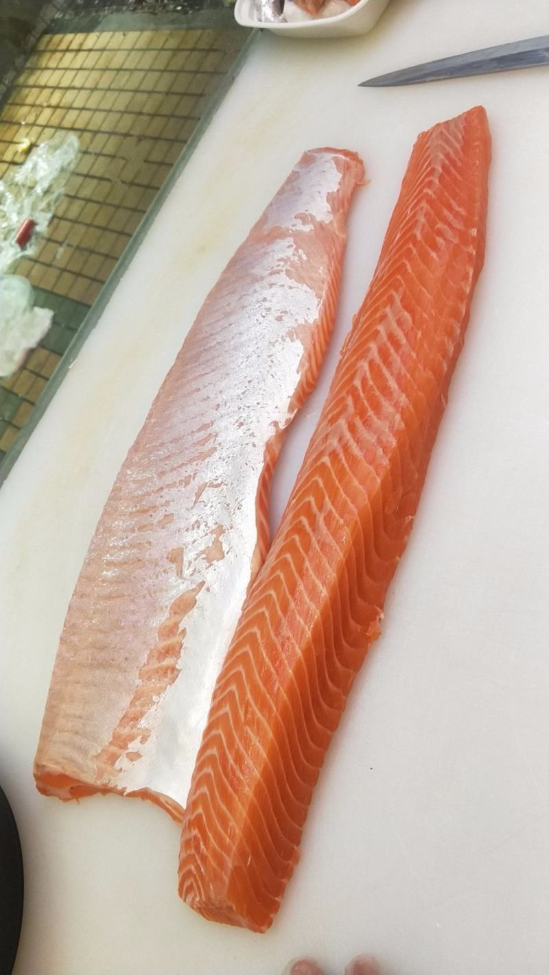 三文鱼鱼肉整块