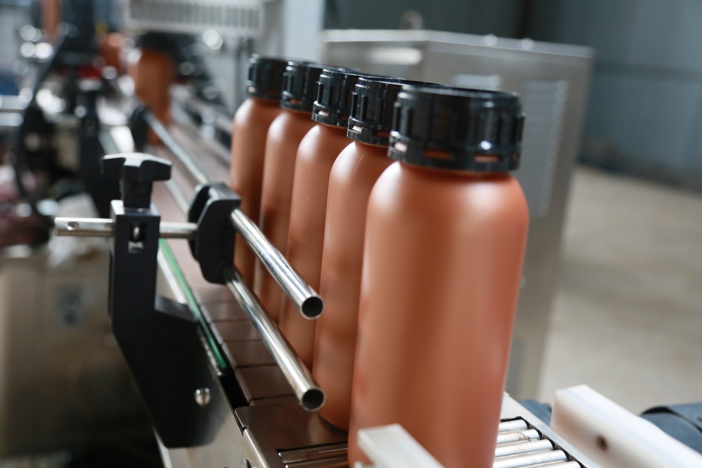 除草剂瓶身标签显示有效期