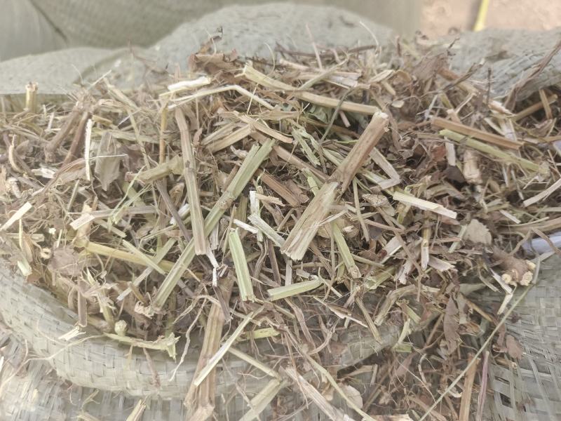 常年出售花生秧牛草，羊草，马草，驴草等，