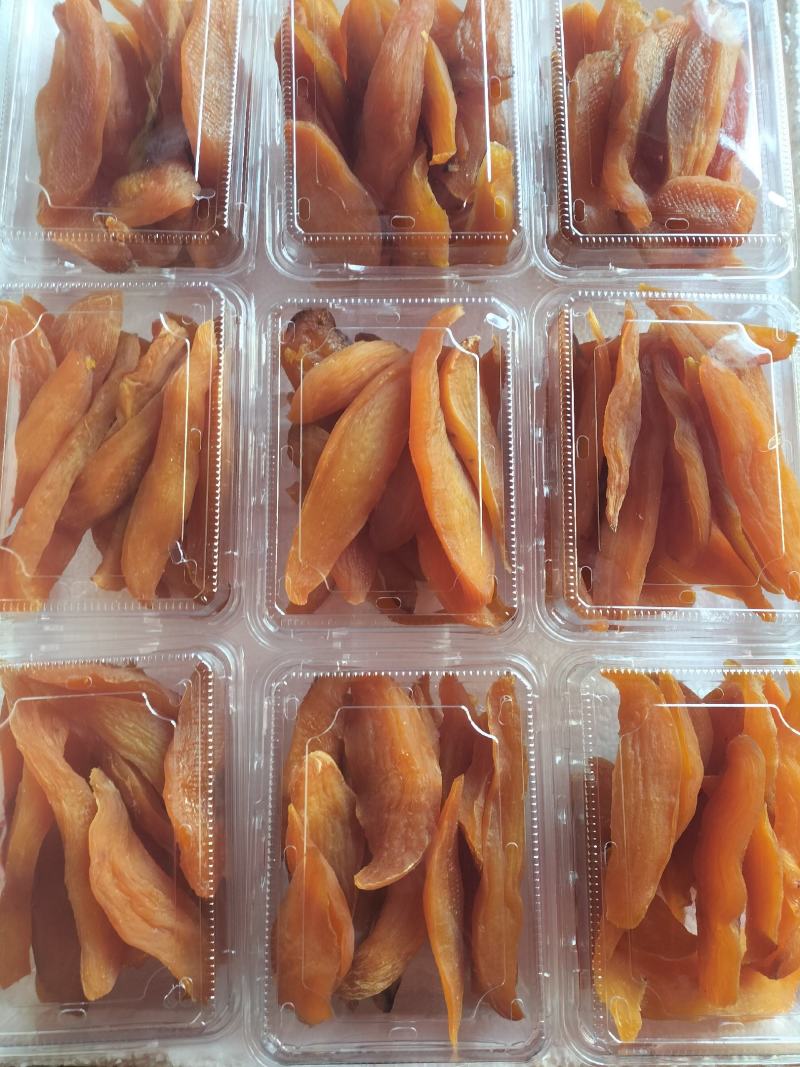 大量供应软糯香甜的红薯干，口感香甜。欢迎新老客户前来选购