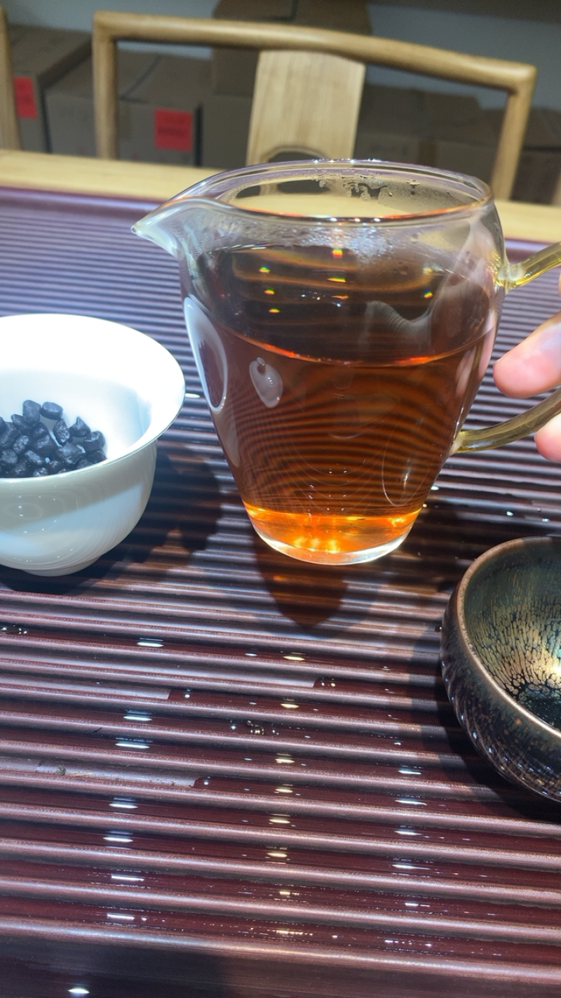 2020年茶化石碎银子熟茶