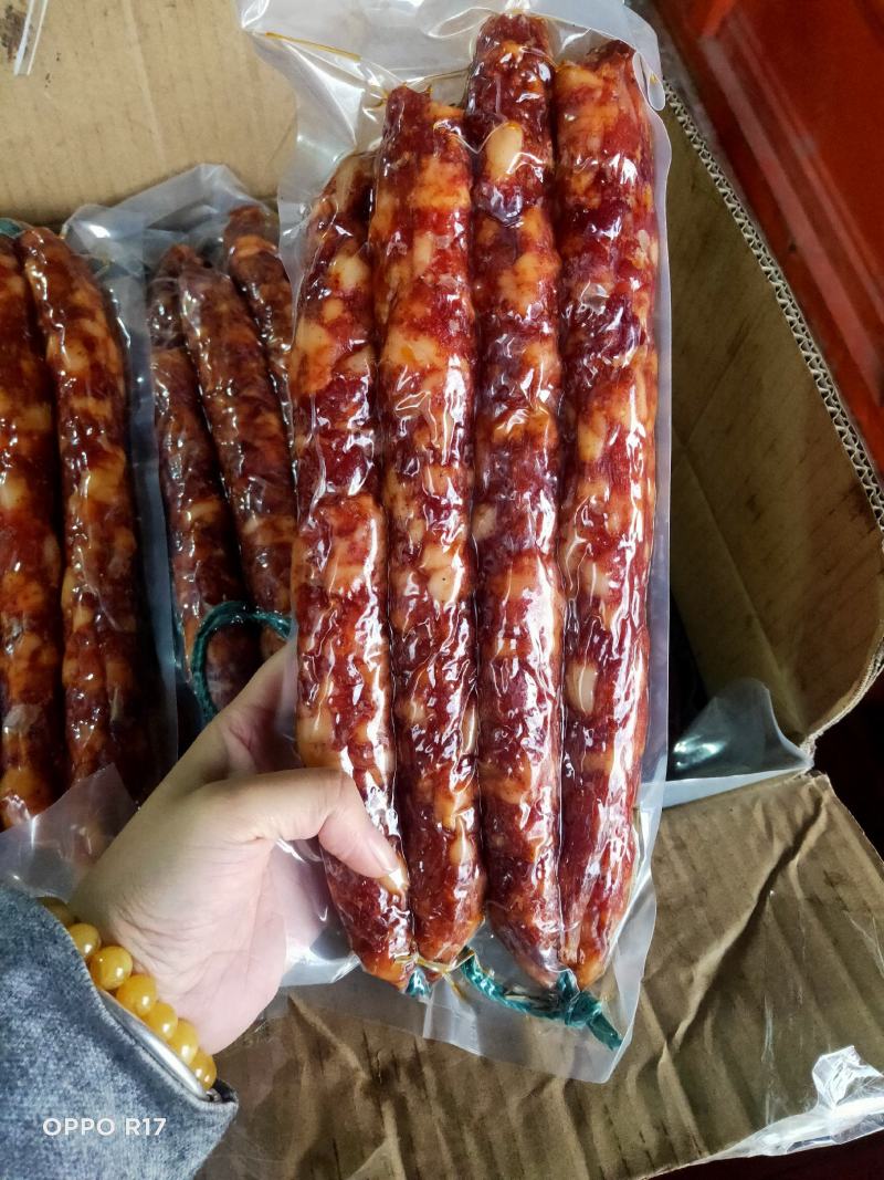 川味麻辣纯肉香肠，抽真空，不抽真空都有，质量相当好