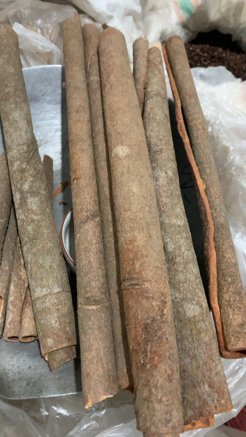 肉桂桂皮新货颜色好味道辛辣浓重保证质量