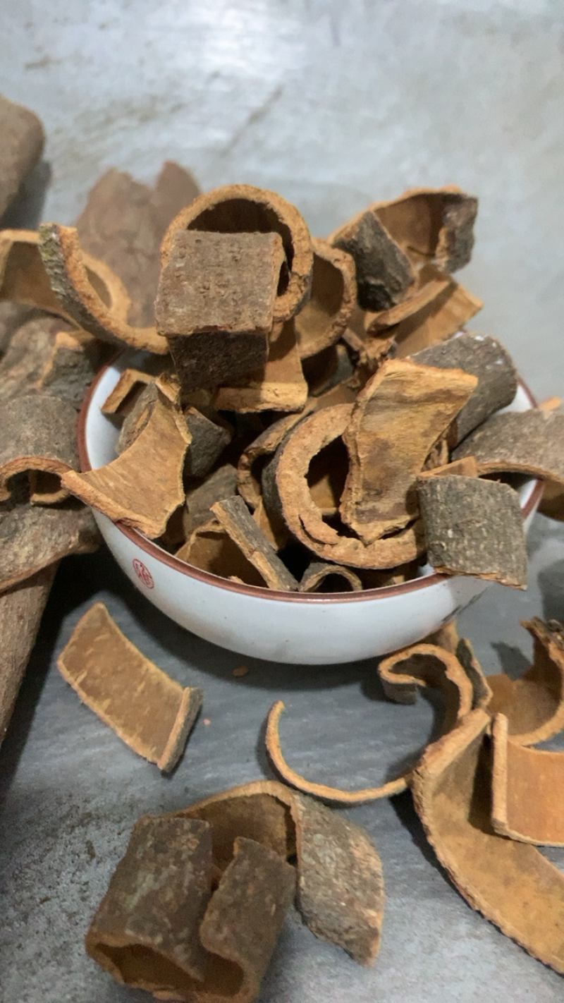 肉桂桂皮新货颜色好味道辛辣浓重保证质量
