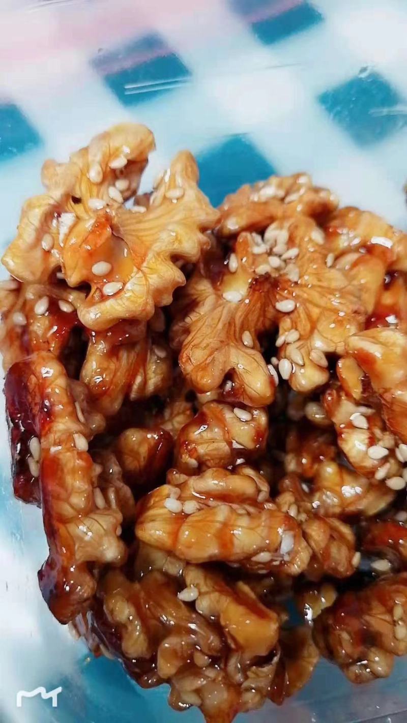 清香薄皮核桃，大量供货，产地直销，果仁饱满，一件代发