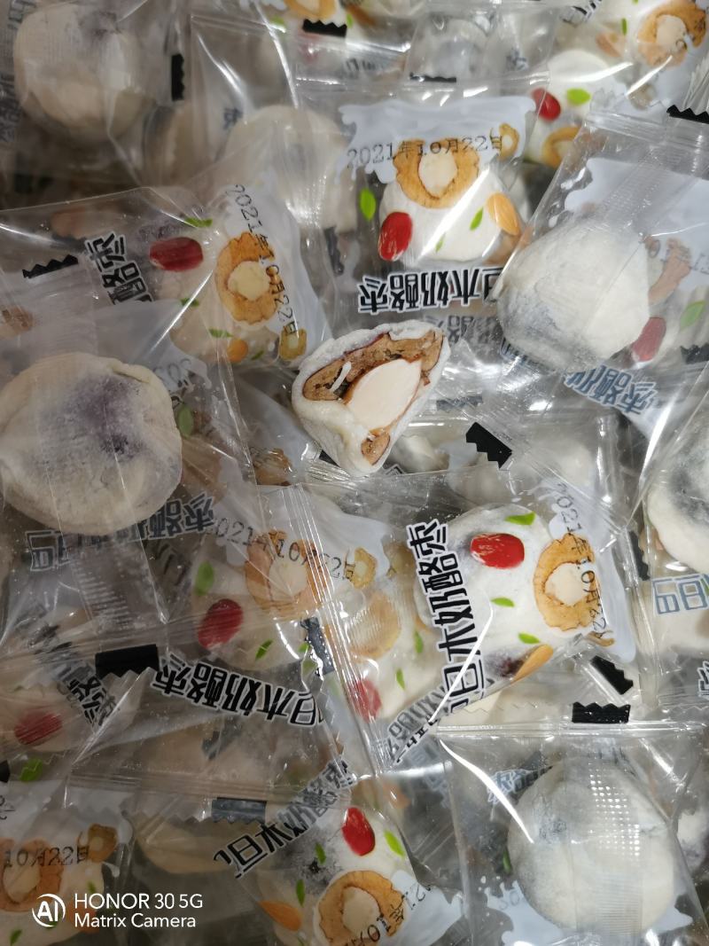 精品热销纯手工制作严选巴旦木口味奶枣夹心枣对接批发供应链