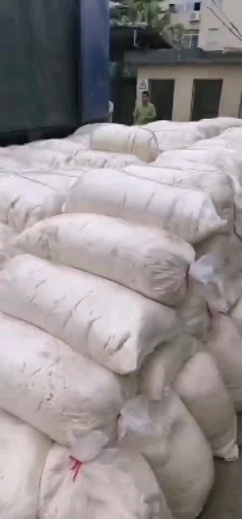 长期出售新鲜豆腐，营养丰富，欢迎各位老板来订购