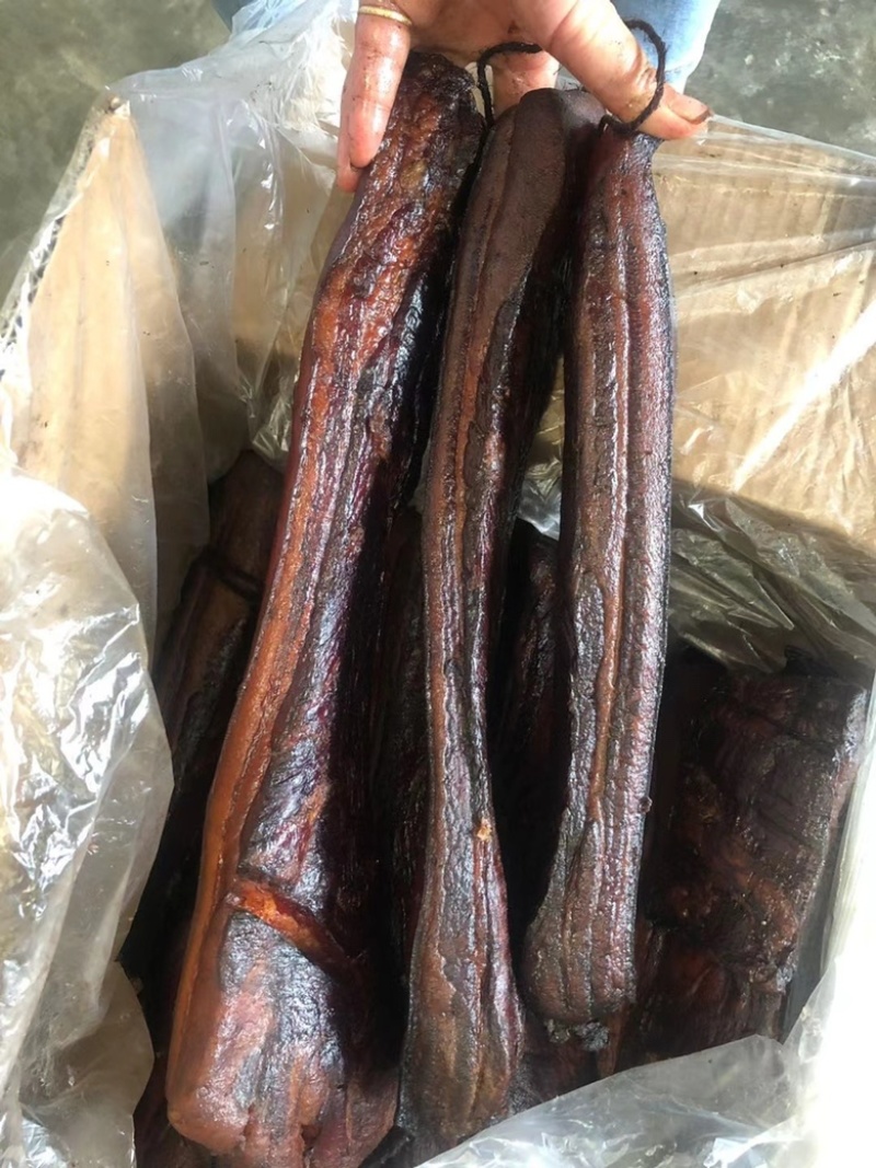 农家柴火烟熏腊肉二刀腊肉后腿肉电烤腊肉景区展会跑江湖