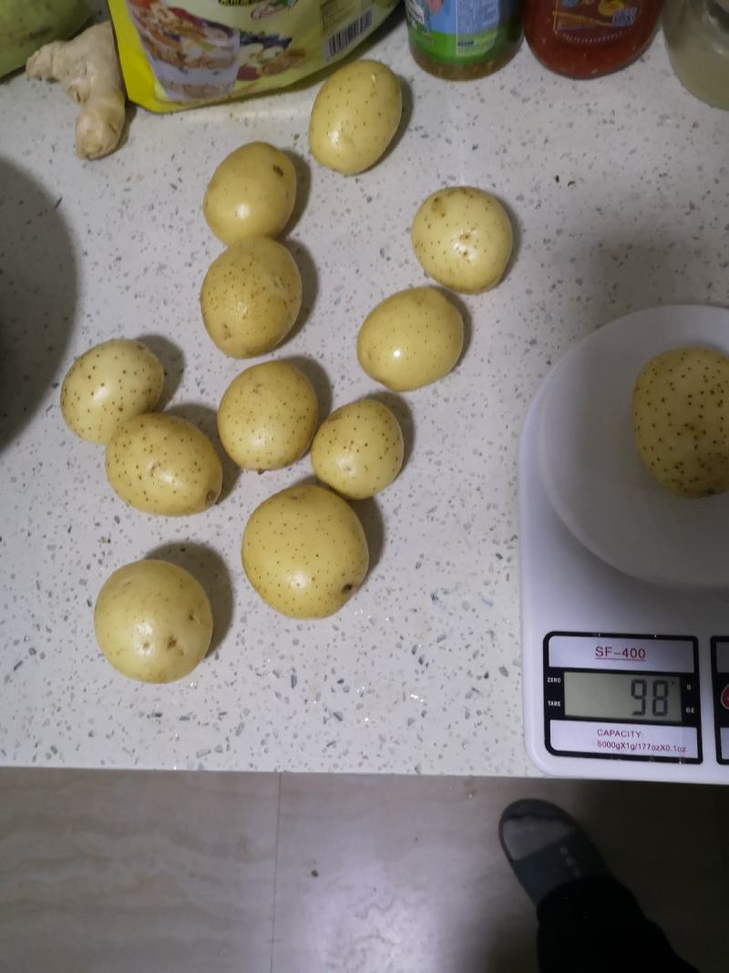 陕北沙地V7土豆，2两-4两中薯，产地直发大量现货，个电