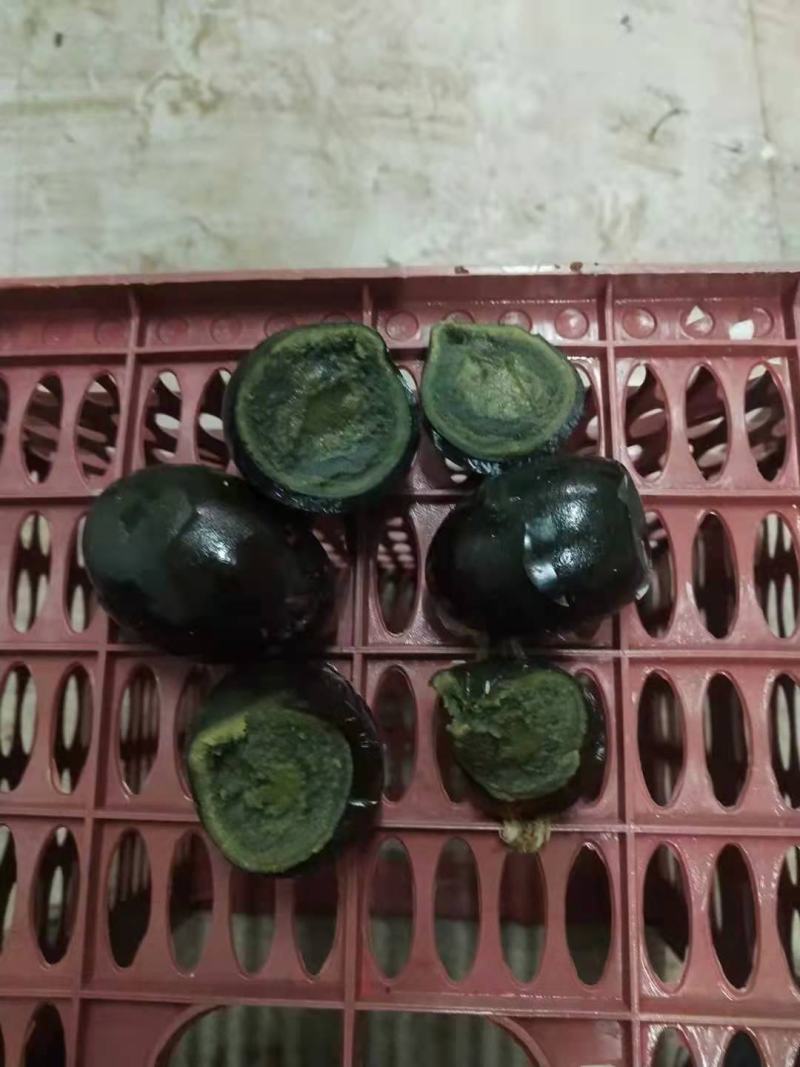 厂家销售麻壳裸蛋，全包泥，半包泥松花蛋，适合旅行社赶集