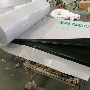 大棚膜红丰黑白膜厂家发货，量大从优，厂家直发质量保证