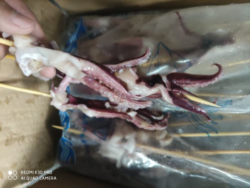 鱿鱼须烧烤鱿鱼串。