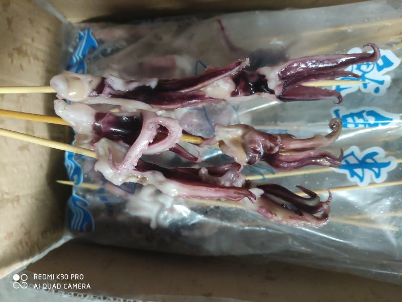 鱿鱼须烧烤鱿鱼串。