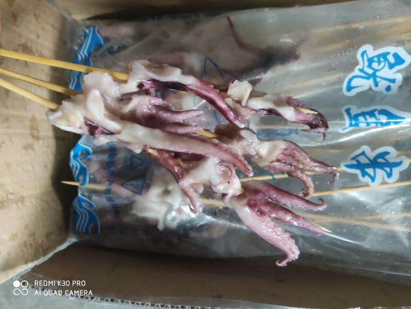 鱿鱼须烧烤鱿鱼串。