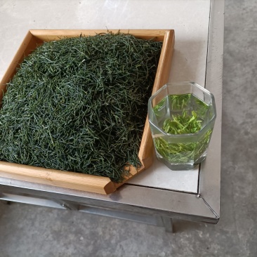 早春玉露，汤清叶绿香润扑鼻！