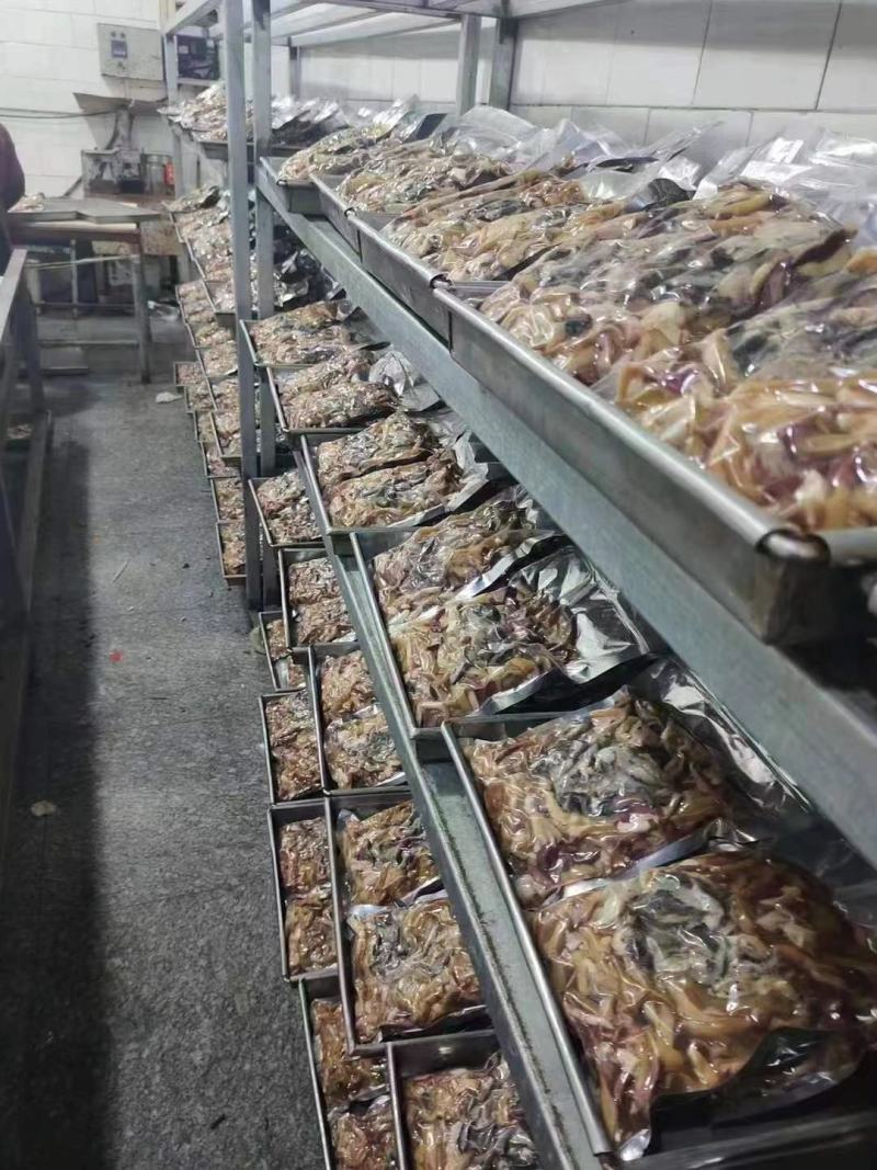 羔羊排，羊肉卷，羊杂，各种羊产品，常年加工，一手货源