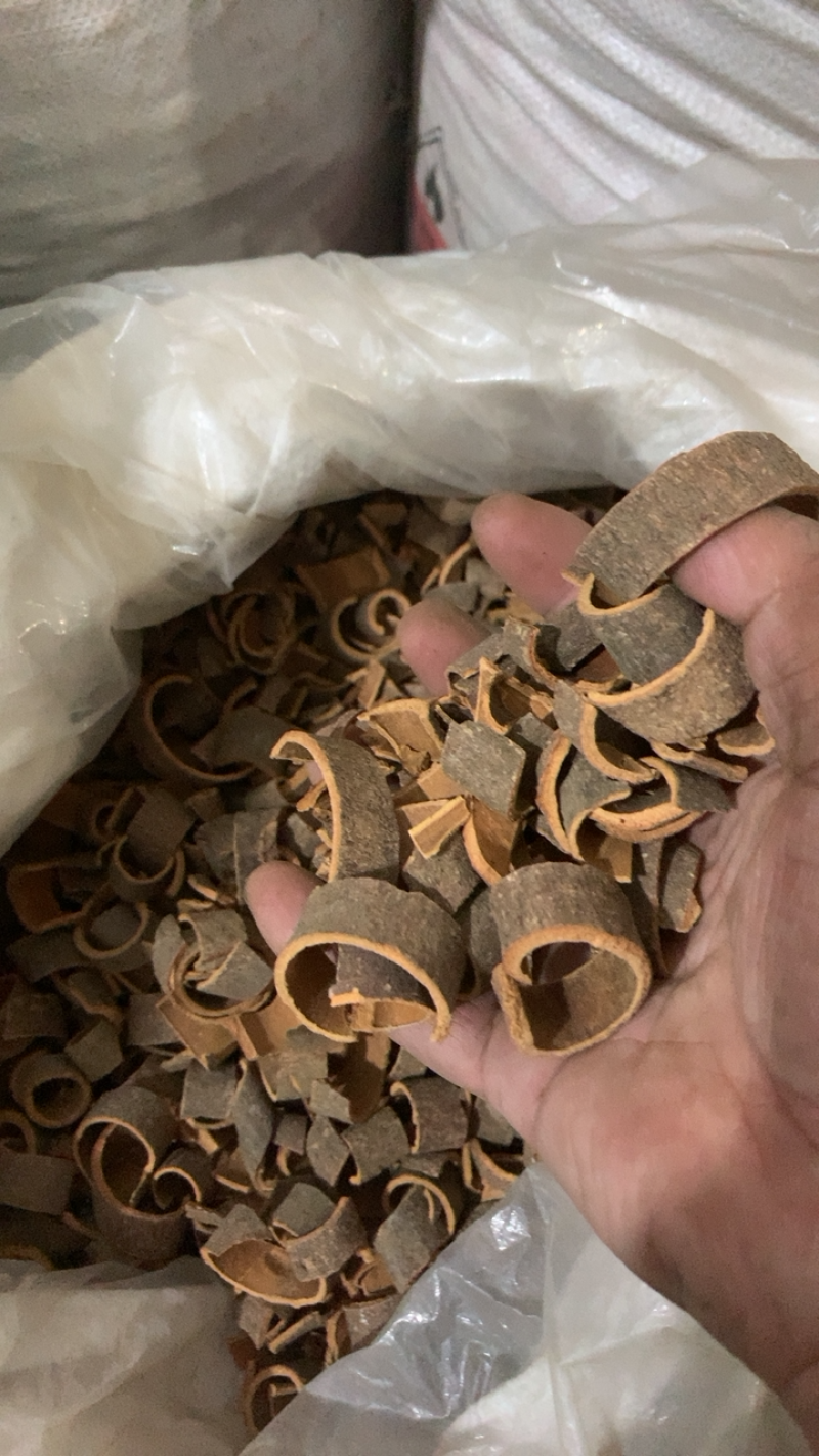 肉桂桂皮新货颜色好味道辛辣浓重保证质量