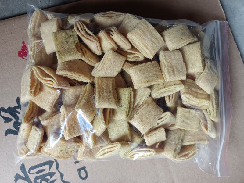 网红锅巴锅巴酥厂家直销网红食品手工猫耳酥