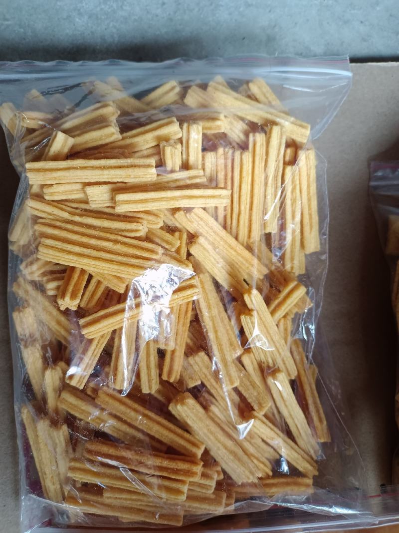网红锅巴锅巴酥厂家直销网红食品手工猫耳酥