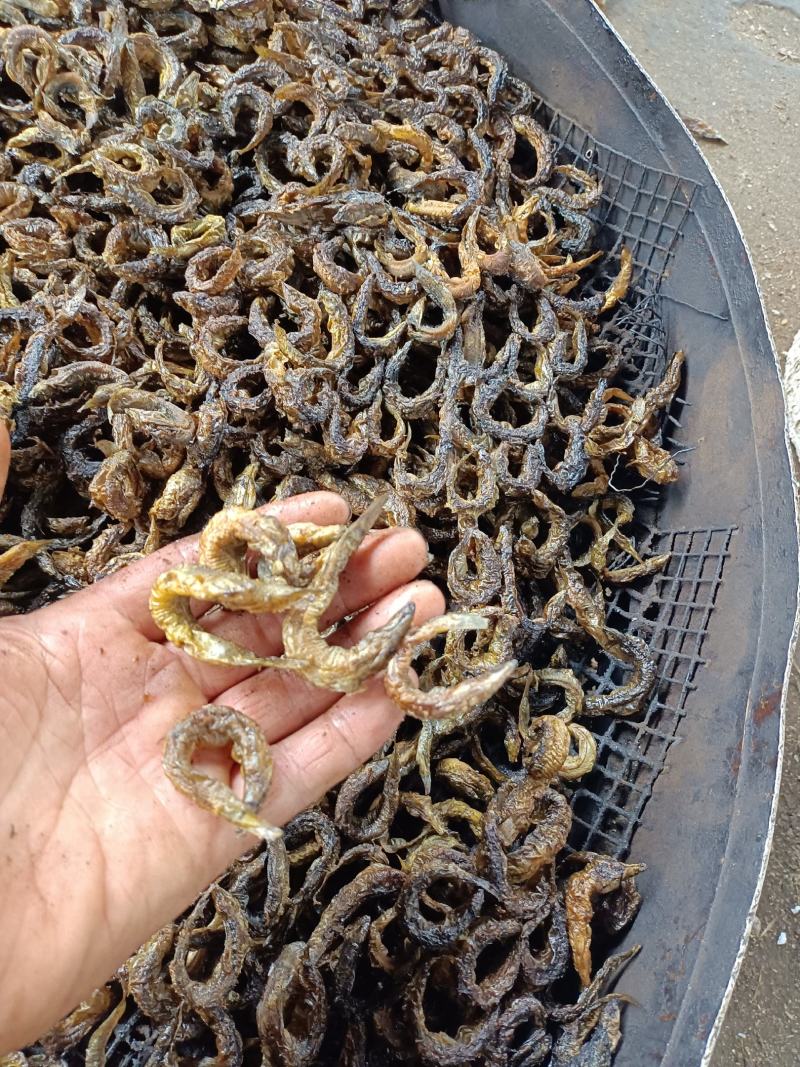 烟熏的泥鳅干