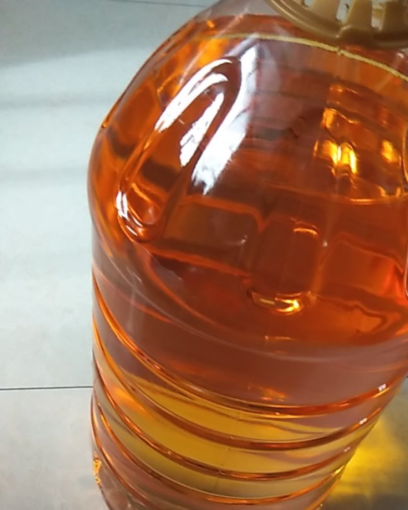 纯芝麻油，有四五百斤，需要的直接联系1896262669