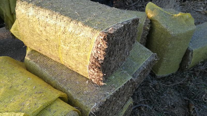 玉米秸秆牛羊饲料扎段草无土无膜黄储草快质量好