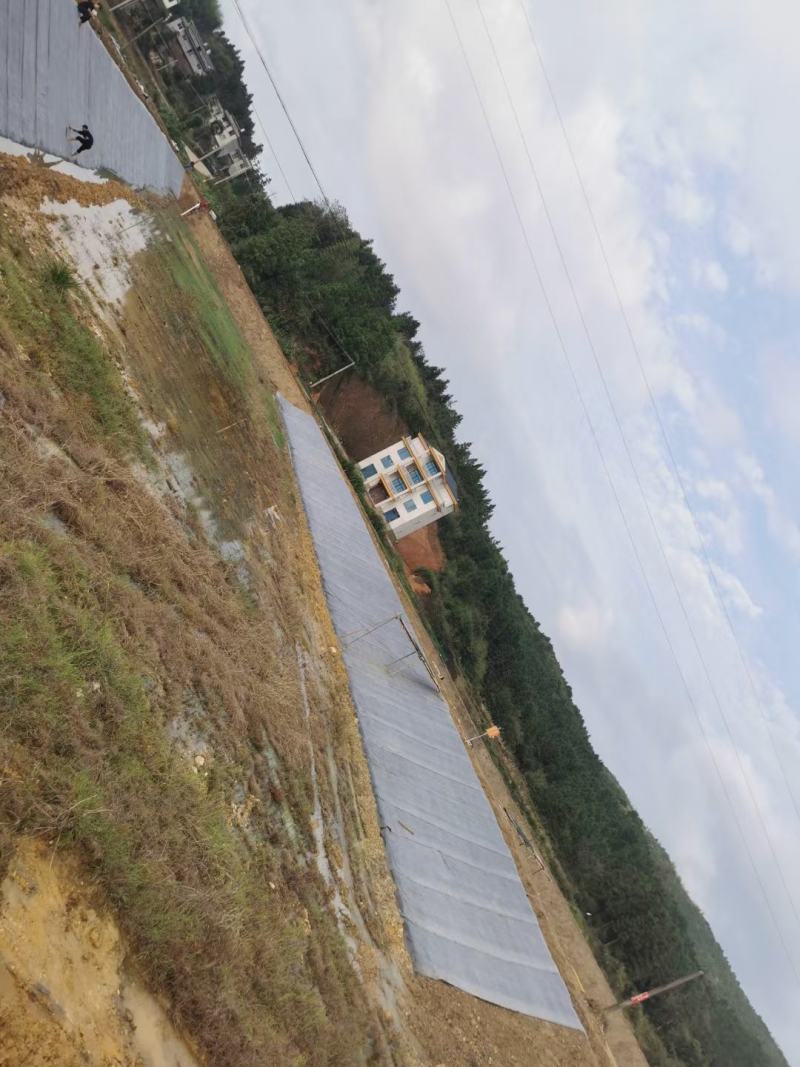 水泥毯护坡，浇水成型鱼塘护坡蓄水池坚固耐用