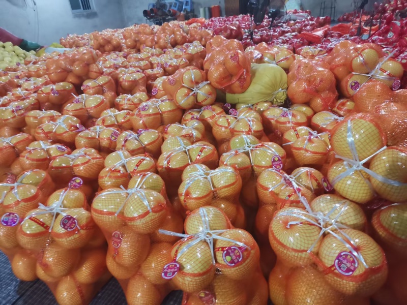 红，白柚子。20000斤批，礼盒包装，市场包装，电商社区