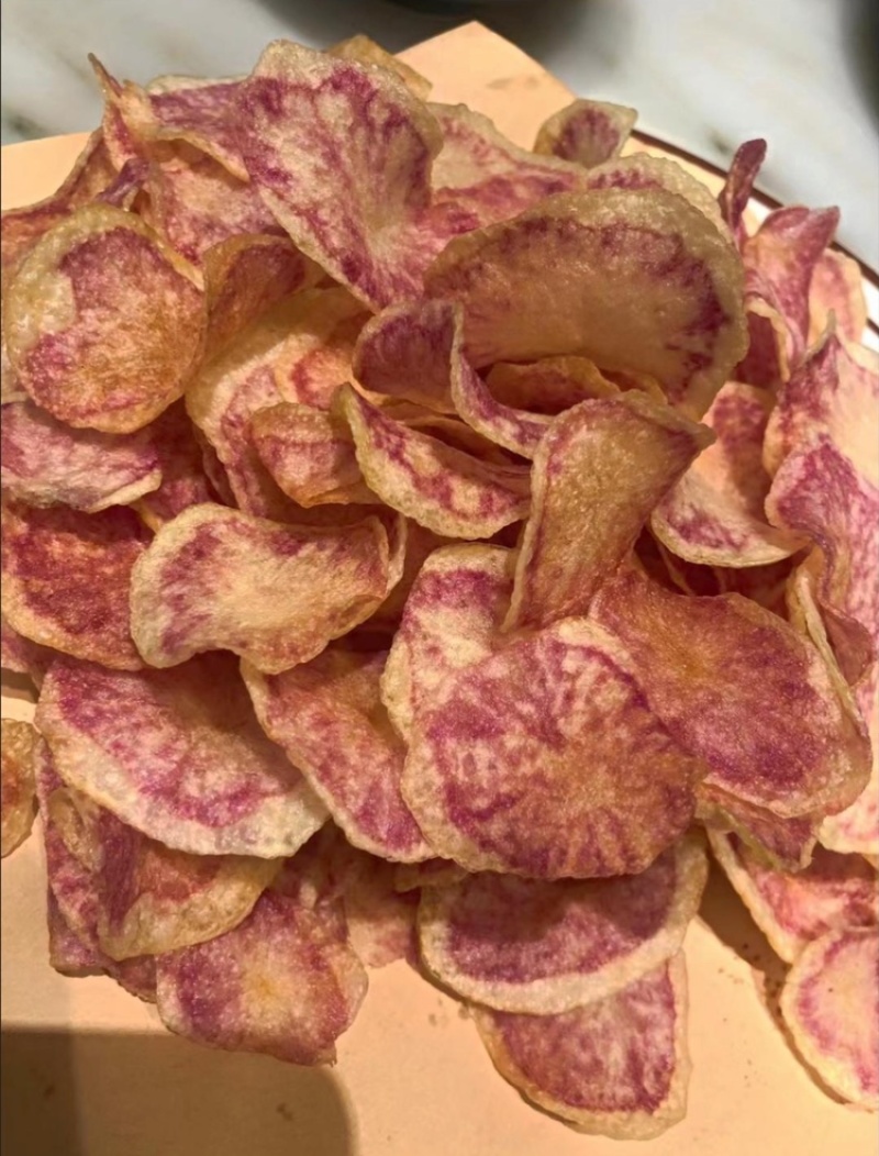 七彩土豆为云南大理剑川特产，富含大量花青素。