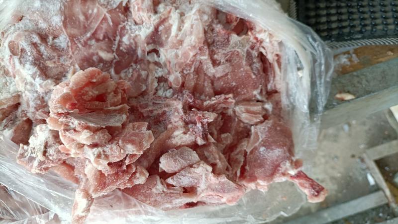 山东肥猪排骨边修下来的碎骨肉带肉率20%骨头连着肉