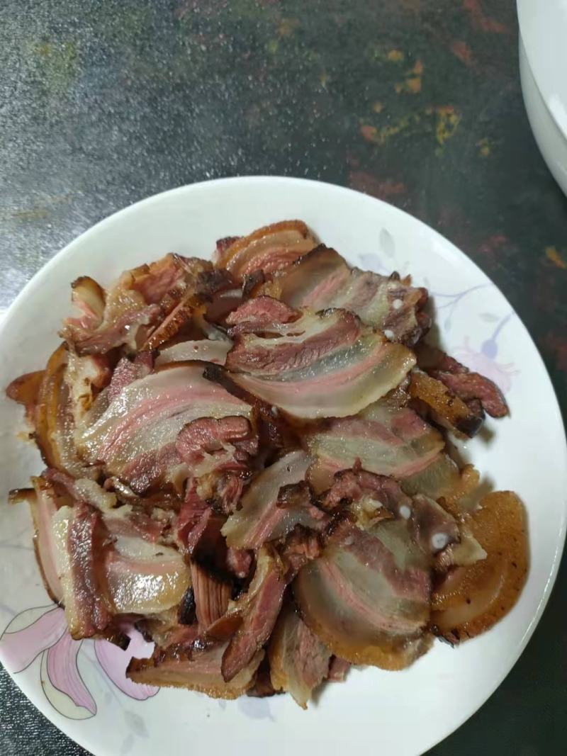 乐山市大瓦山高山粮食猪腊肉