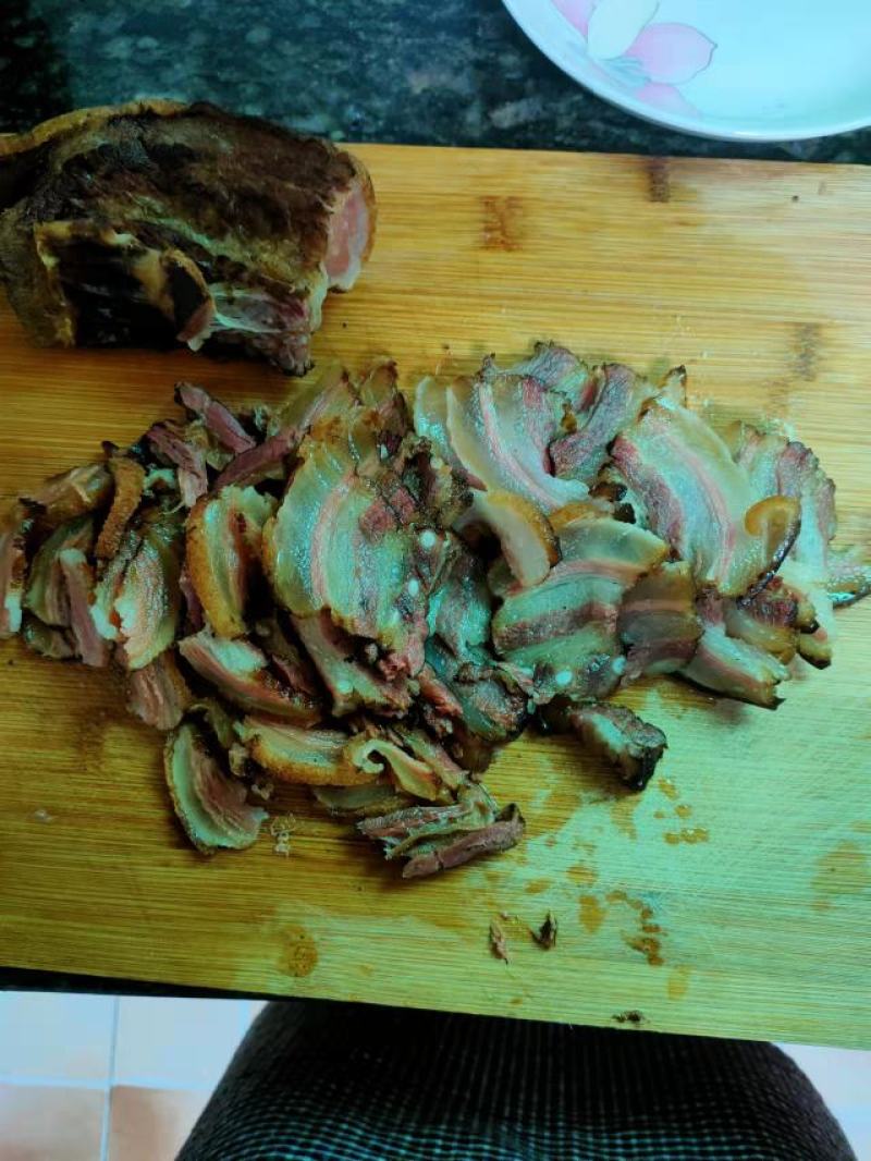 乐山市大瓦山高山粮食猪腊肉