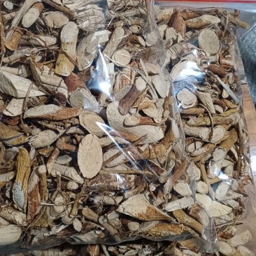香香喷喷的野生五指毛桃鲜货500g感兴趣的话点“我想要