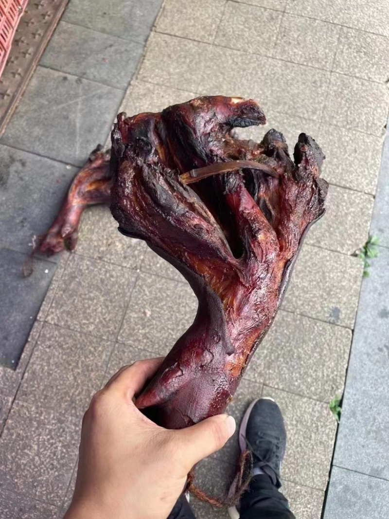 烟熏后开衩猪脚（门市、摆摊、平台、餐馆等，量大从优