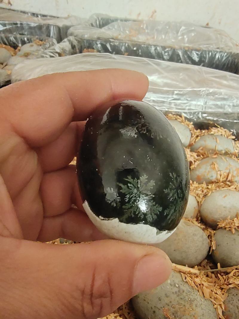 微山湖传统无铅松花蛋，赶集神品，口感好，不涩吃起来味道香