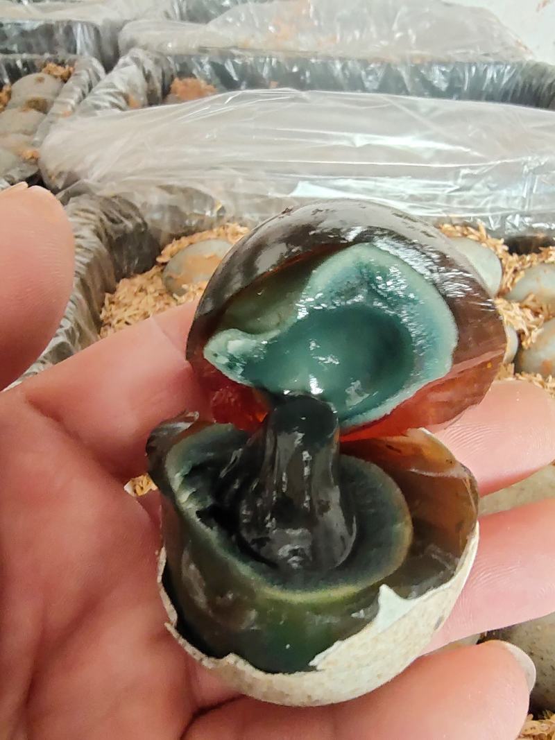微山湖传统无铅松花蛋，赶集神品，口感好，不涩吃起来味道香