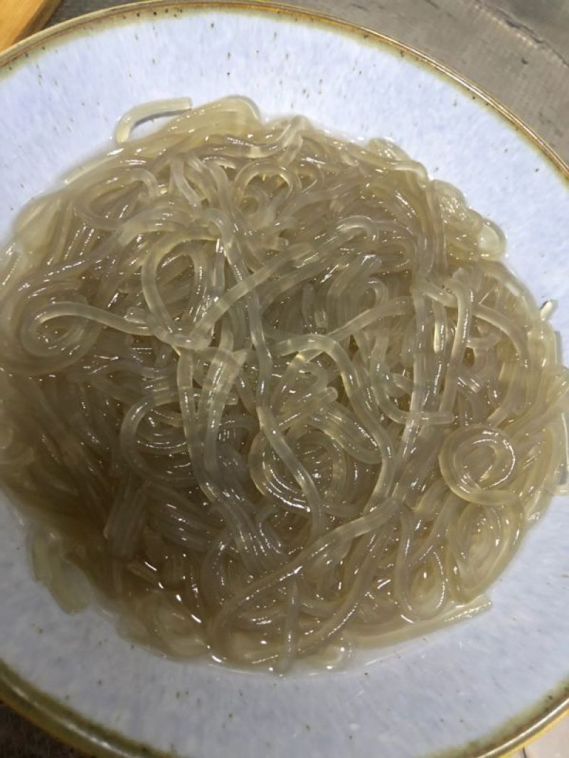 爆款推荐纯手工红薯粉条自产自销正宗粉条无添加欢迎联系