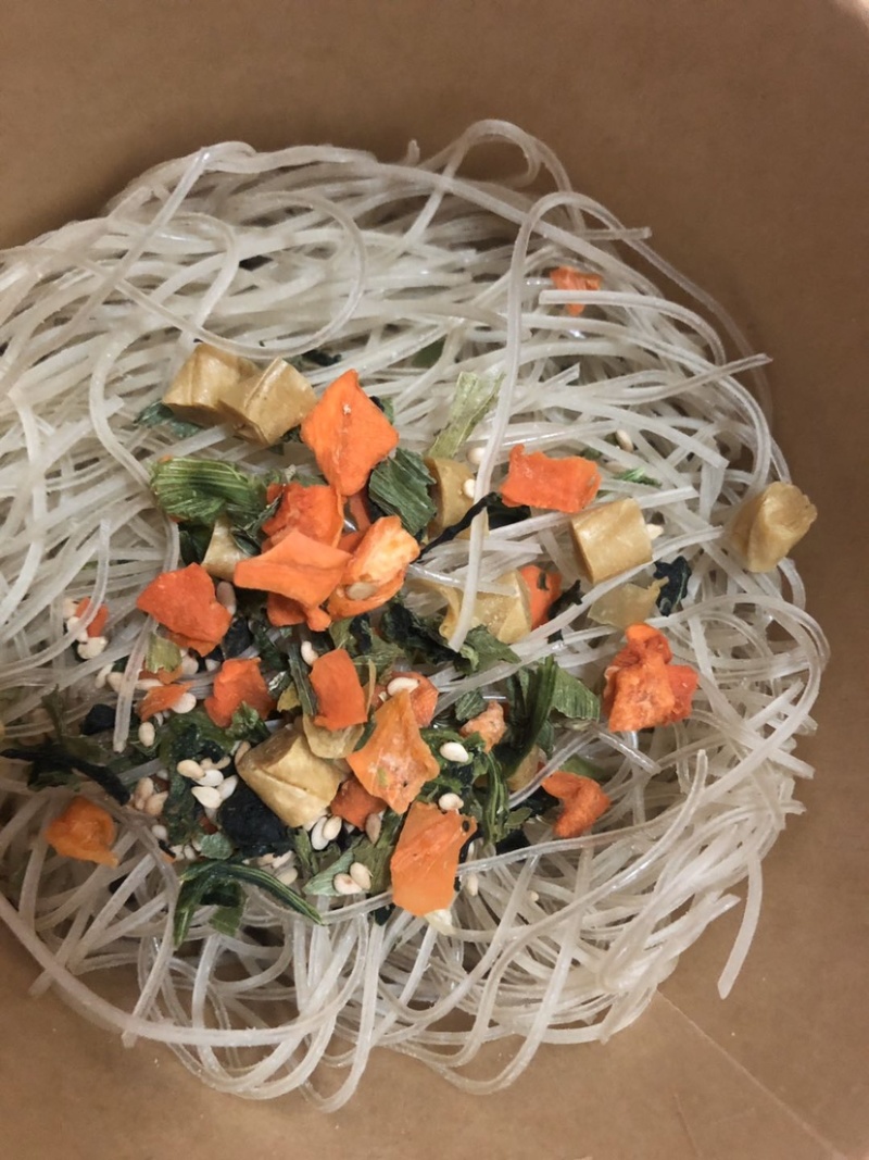 干豆皮丁，酸辣粉、麻辣烫等各种调料、小料包值得推荐