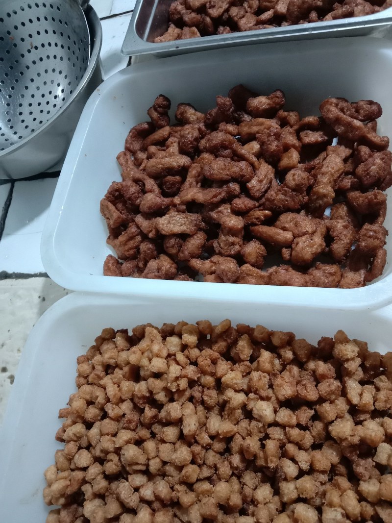 纯手工制作咖喱牛肉粒多种多样口味，常年供应，质量保证