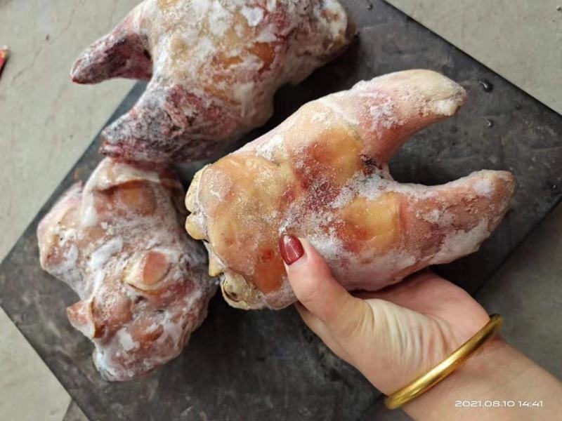 牛蹄切块干净卫生价格便宜美味可口有需要的联系