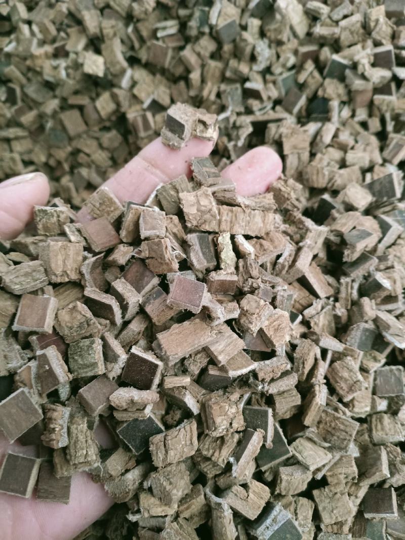 杜仲，中药材杜仲皮，炒杜仲杜仲炭正品野生质量保证