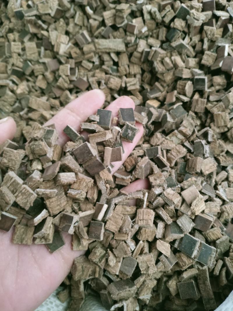 杜仲，中药材杜仲皮，炒杜仲杜仲炭正品野生质量保证