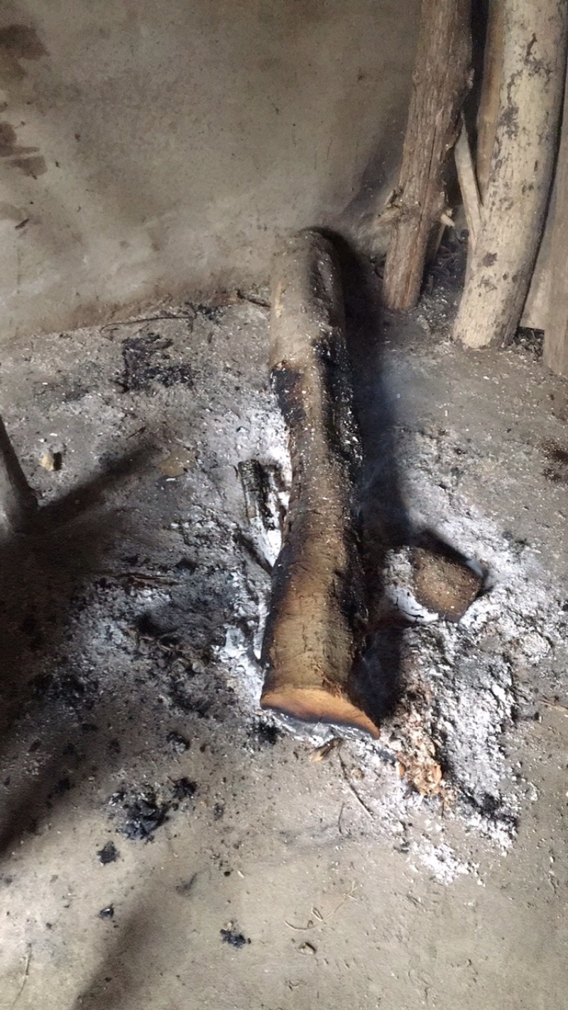正宗四川（纯干木头熏烤）土家腊肉，麻辣香肠（非湿树）
